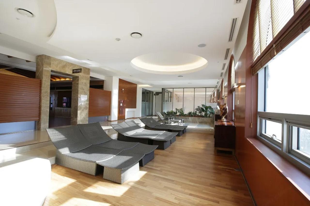 Pineridge Hotel Sokcho Exterior photo