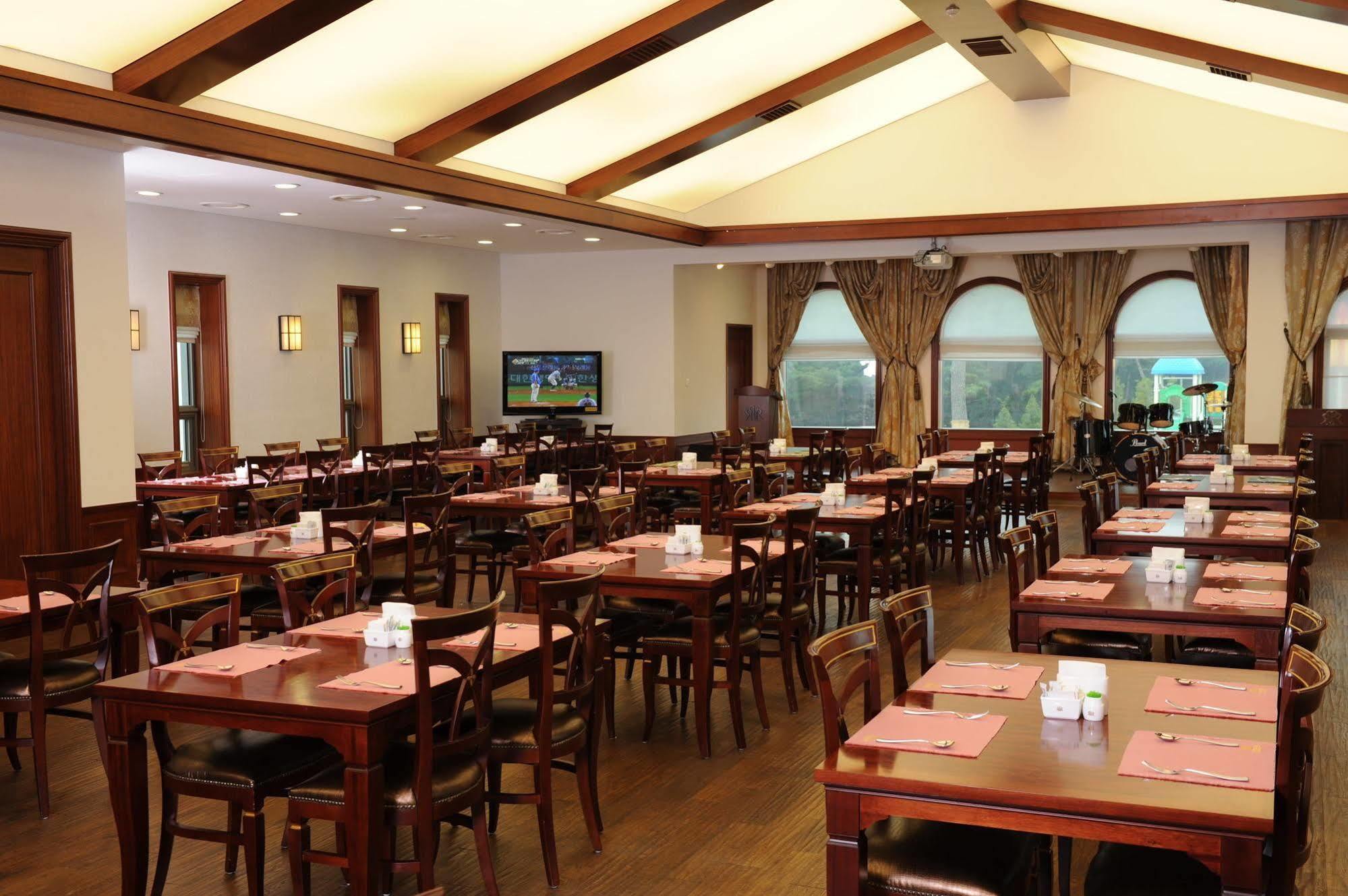 Pineridge Hotel Sokcho Exterior photo