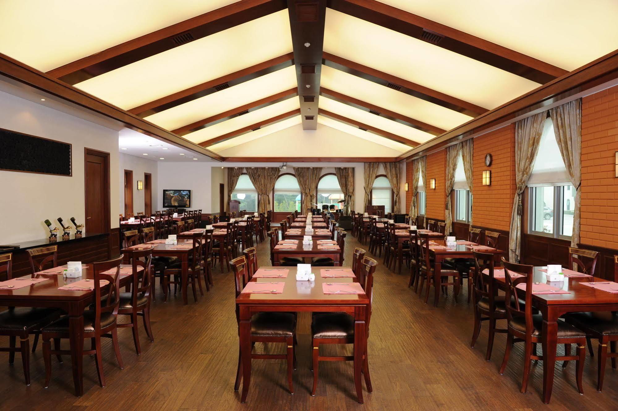 Pineridge Hotel Sokcho Exterior photo