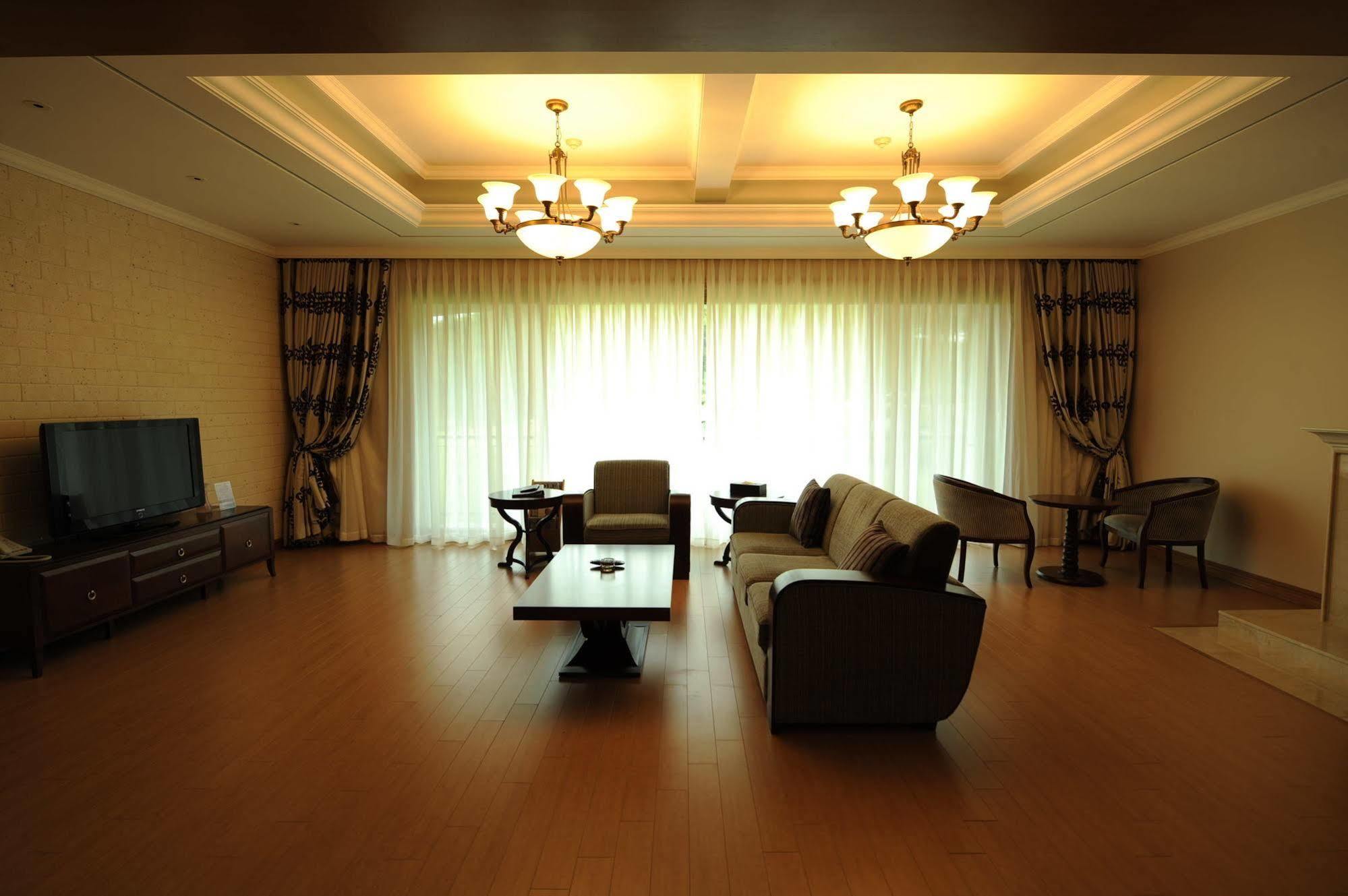 Pineridge Hotel Sokcho Exterior photo