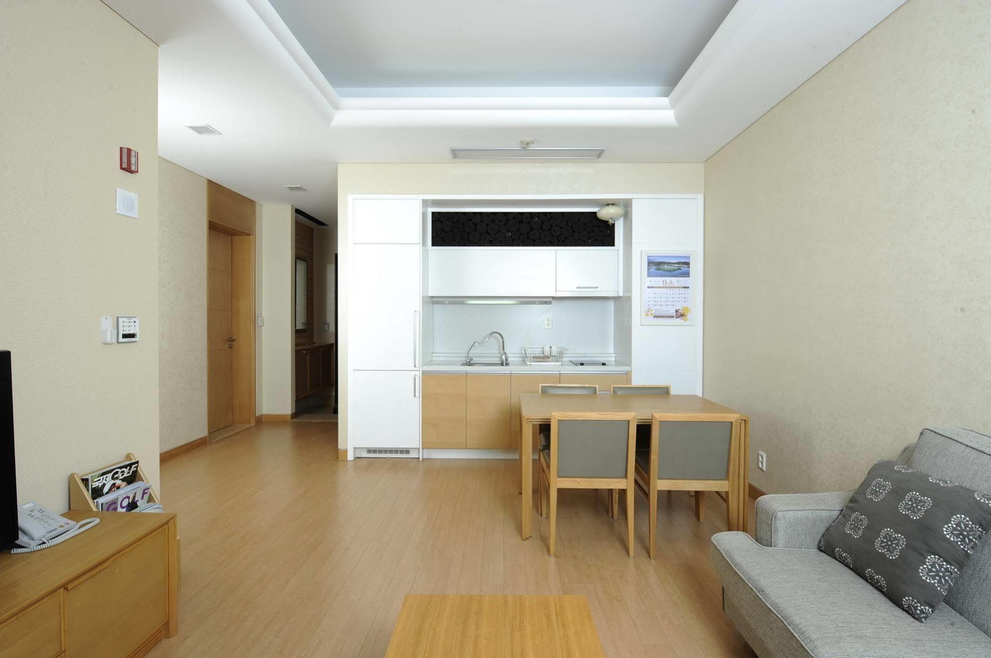 Pineridge Hotel Sokcho Exterior photo
