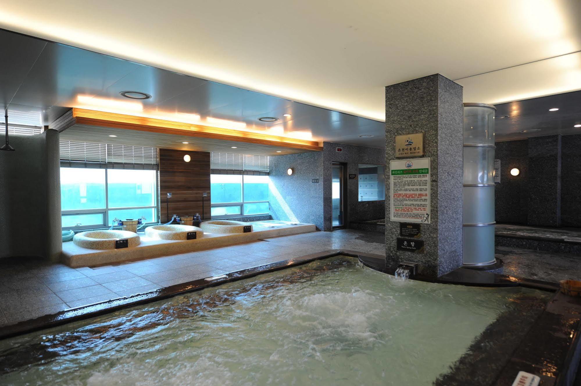 Pineridge Hotel Sokcho Exterior photo